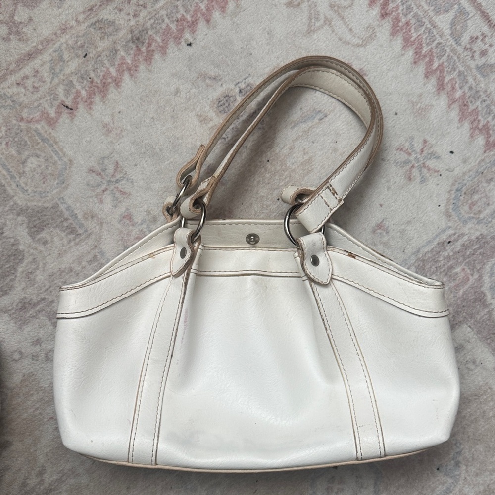 Elegant White Leather Handbag